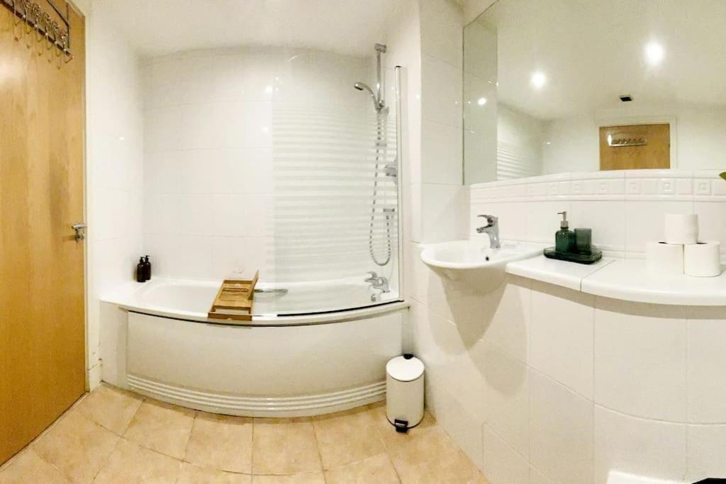 Beautiful Central Open Plan Living! Manchester Dış mekan fotoğraf